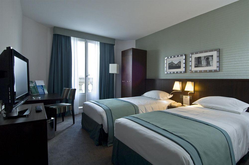 فندق هوليداي إن باريس غار دو لإيه الغرفة الصورة